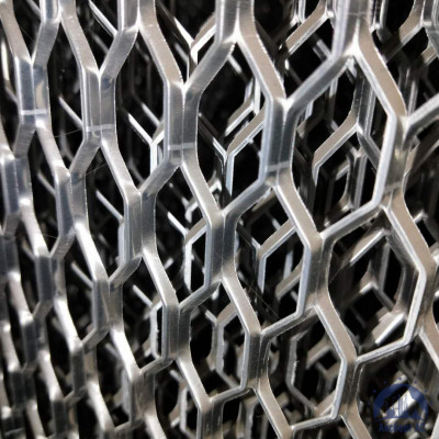 Алюминиевая декоративная просечно-вытяжная сетка 6х30х6,25 мм купить в Пензе